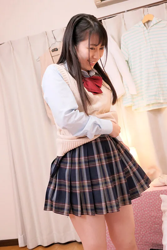 【JK】サエない僕に同情した女子校生の妹に「擦りつけるだけだよ」という約束で素股してもらっていたら互いに気持ち良すぎてマ○コはグッショリ！でヌルっと生挿入！「え！？入ってる？」でもどうにも止まらなくて中出し！ 宇佐美玲奈