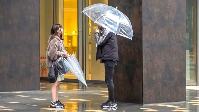 【星宮こと】マジ軟派、初撮。 1940 インタビューと称してスタジオに連れ込んだお姉さん！地味めかなーと思ったが脱がすと隠れ巨乳で鮮やかピンク乳輪！真っ白な肌！バック映えしそうなムニムニの柔らか尻！想定外のエロい体に興奮した男優チ●ポにガン突きされてヒンヒン喘いでノックアウト！