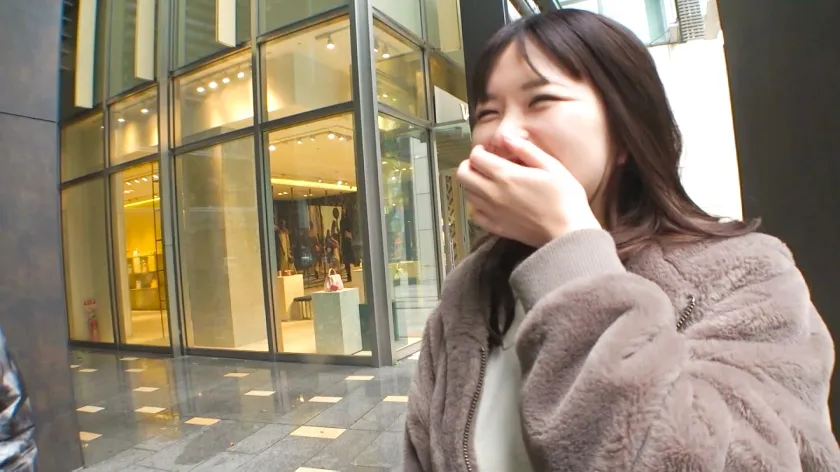 【星宮こと】マジ軟派、初撮。 1940 インタビューと称してスタジオに連れ込んだお姉さん！地味めかなーと思ったが脱がすと隠れ巨乳で鮮やかピンク乳輪！真っ白な肌！バック映えしそうなムニムニの柔らか尻！想定外のエロい体に興奮した男優チ●ポにガン突きされてヒンヒン喘いでノックアウト！