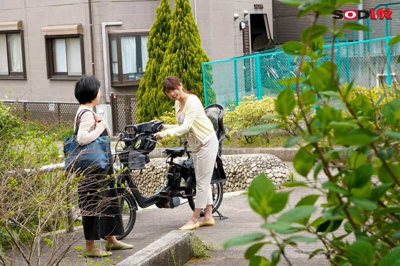 【三田サクラ】【レイプ】【VR】【追跡視点】出産したばかりで性欲が倍増したママチャリ妻を拉致して中出しレ●プVR