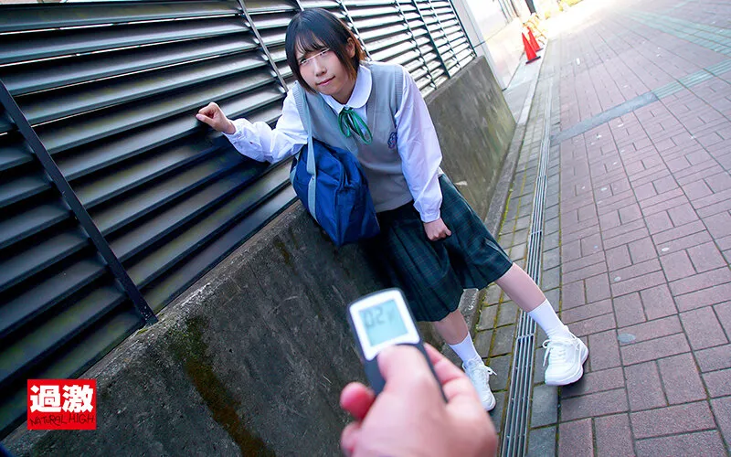 【千石もなか】【JK】ロングスカート女学生痴漢 初イキ潮でびしょ濡れになるまで制服を汚しまくれ！ 推定155cm/敏感ショートヘア娘