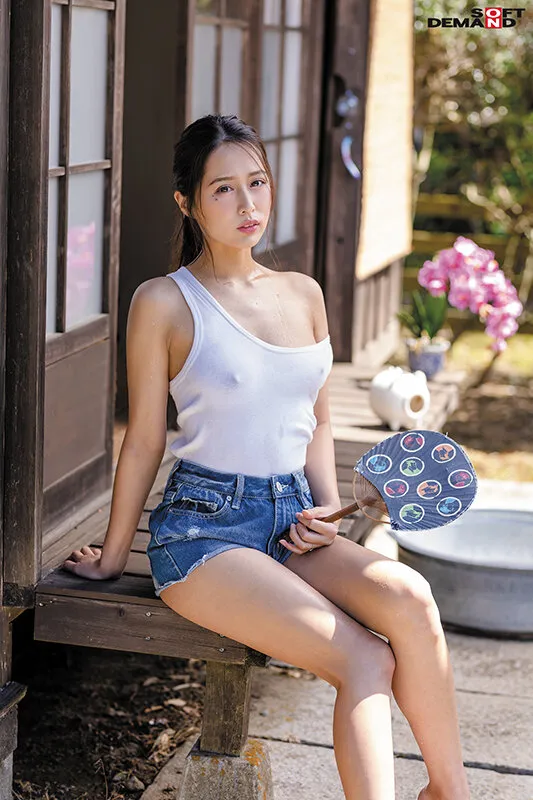 夏の田舎で童貞の僕は年上従妹の冗談を真に受け、中出しし続けた。 桃色かぞくVOL.36 通野未帆