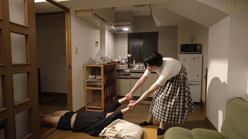 中学のときに好きだった男が強×わいせつ罪で指名手配されていました。私は彼を自宅で匿うことにしました。 レ×プ魔と同棲 夏目響