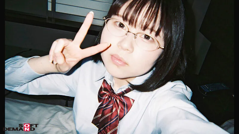 【JK】誰にも秘密のパパ活上京のち 初生中出し 霧島さな