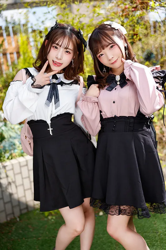 【一条みお 沙月恵奈】あざとかわいいW地雷系女子 奪い合いM男イジメ