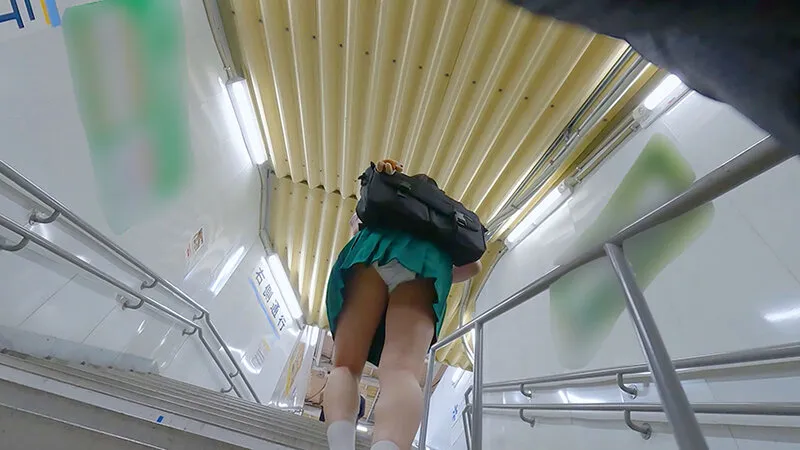 【愛野ひなた】【JC】つきまとい03 二つ結びで活発そうにリュックを揺らして電車通学をする子の制服・私服姿の長期盗撮記録