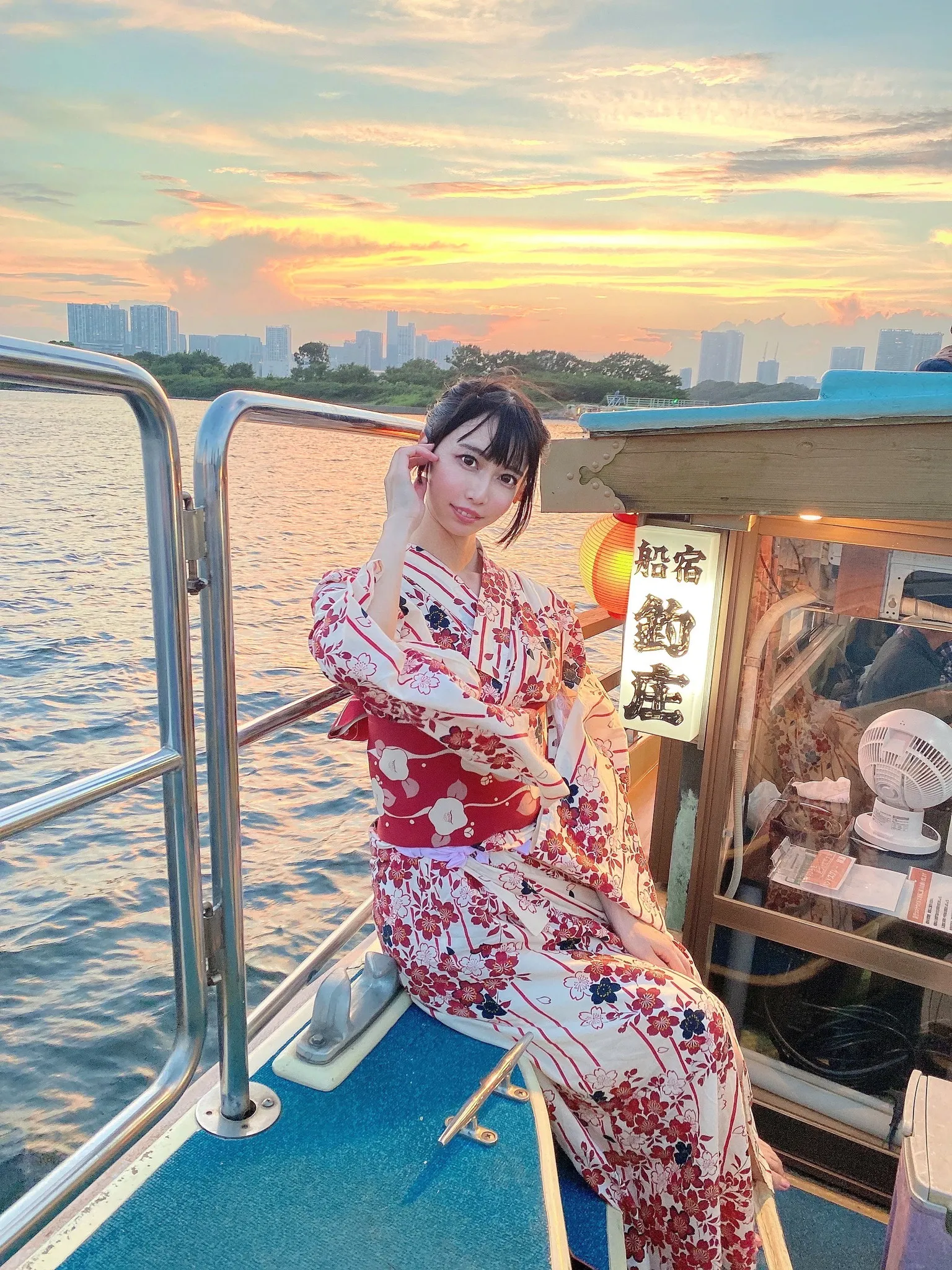 【屋形船で浴衣デート コスROM】みーやとデート-浴衣版-