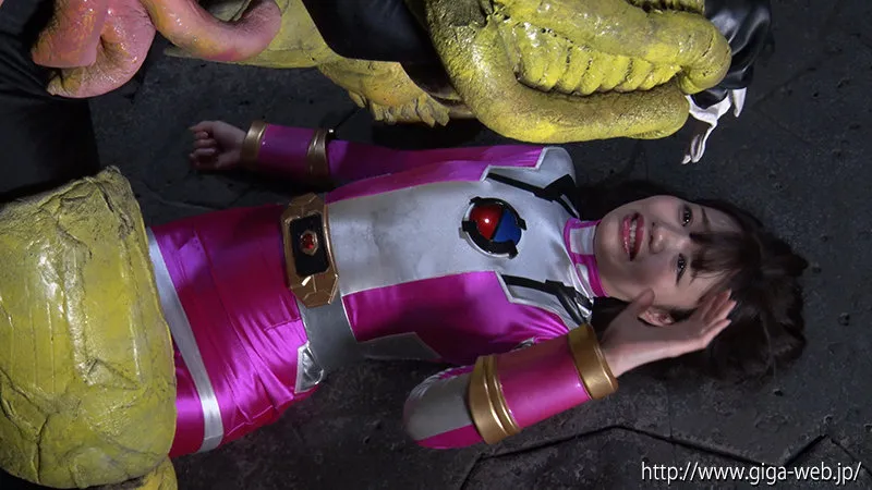 ヒロイン完コス陥落地獄 サバイブピンク 斎藤まりな