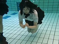 【JK着衣水泳】新入生自主的水泳授業【ウェット＆メッシー】