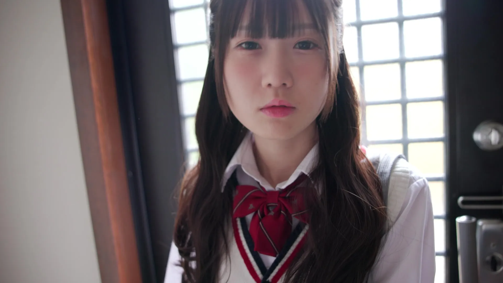 【姫崎あむ】【JK】帰宅早々玄関先でフェラしてくれるグラビアアイドル