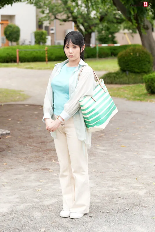 【鬼塚もなみ】マジックミラー号 初めてのDEEP「乳揉み」 久しぶりに感じた優しくて温かい男の手付きに隠していた欲求不満が爆発！？旦那以外のち○ぽで痙攣イキ【あい編】