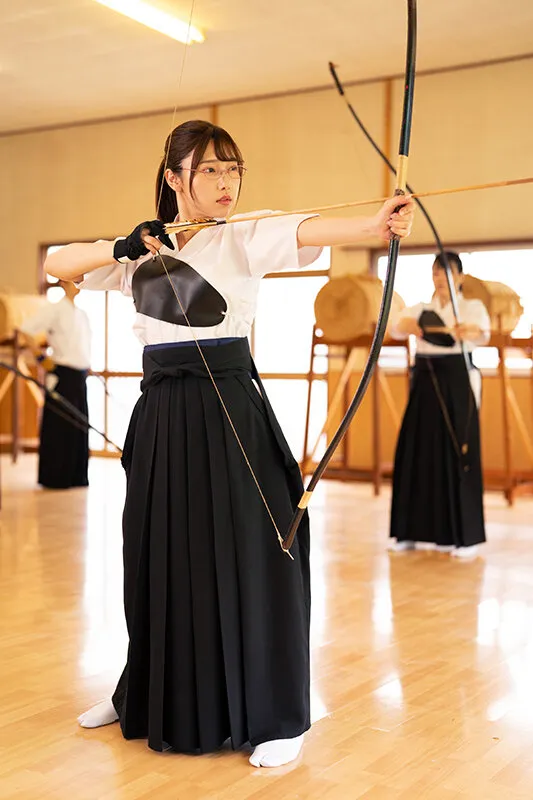 【さつき芽衣 岬あずさ もなみ鈴】【JK】まさかこんなけなげなひよこ女子が…媚薬を盛られ理性完全崩壊！！ところかまわず異物オナニー！イキ漏らしアクメ！！ 4 ＜部活中のスポーツ女子編＞