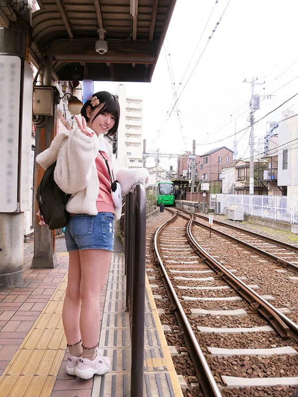 【JCロリ】担任教師 教え子と’卒業まで’のお別れ旅行 市井結夏