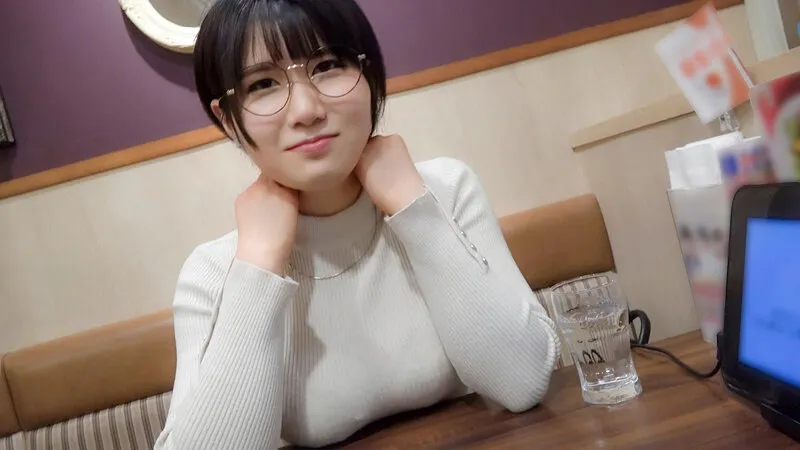 中出しするだけの簡単なお仕事 地味顔ヤリマン天然Hカップ女子大生 こはく20歳 奈津野こはく