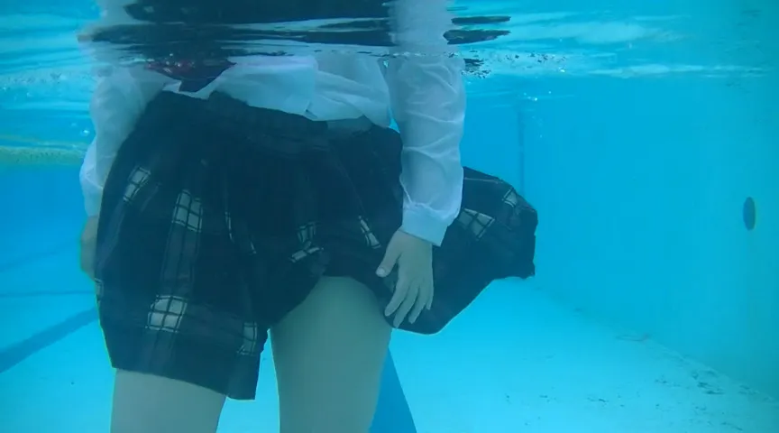 【JK着衣水泳】先輩からの告白？