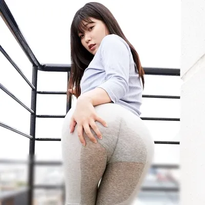 【言いなり美女①】黒髪清楚系ＪＤはチンポ欲しさに繁華街でリモバイ徘徊！ラブホで首絞めＳＥＸした後はザーメン口マ●コに含んで街中で精子ごっくん【個撮】