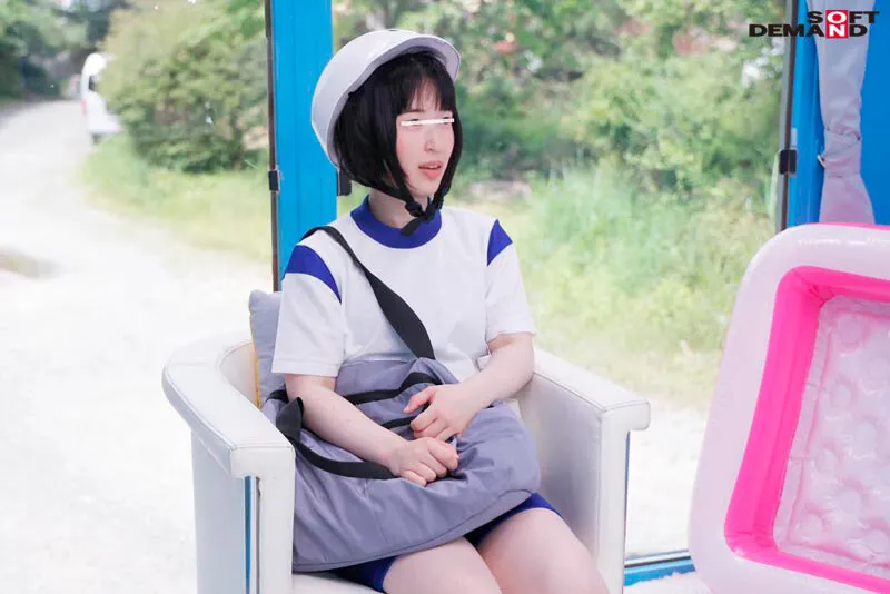 【小島みこ】【JK】悪徳スカウトマンの口車に乗せられてカメラの前で脱いでしまった田舎女子〇生