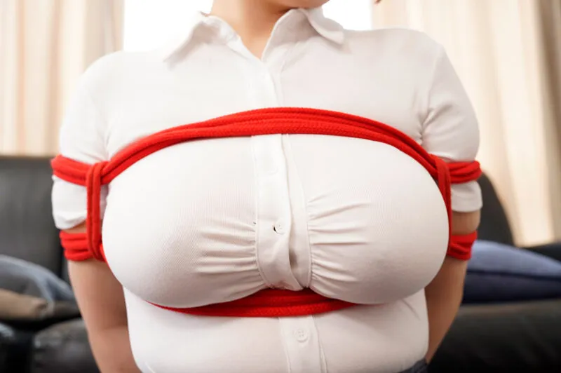 【叔父×JK姪 近親姦】爆乳の姪をうちで預かることになったが、おっぱい好きの俺は我慢できる自信がない 水原みその