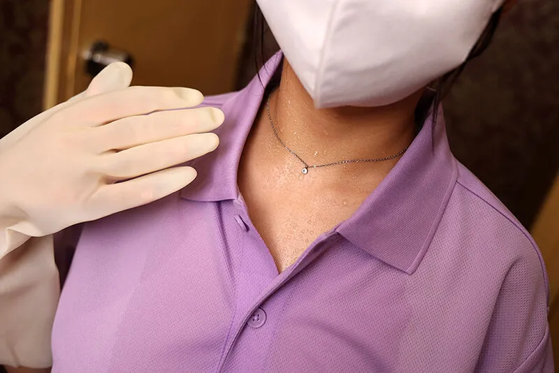 【星乃夏月】【VR】優しく、後輩想いで、汗っかきで、爆乳な先輩の惑わすおっぱい 仕事が上の空になるノーブラ巨乳に我慢が出来ず、バイト中に何度もヌかれまくったラブホ清掃員のボク