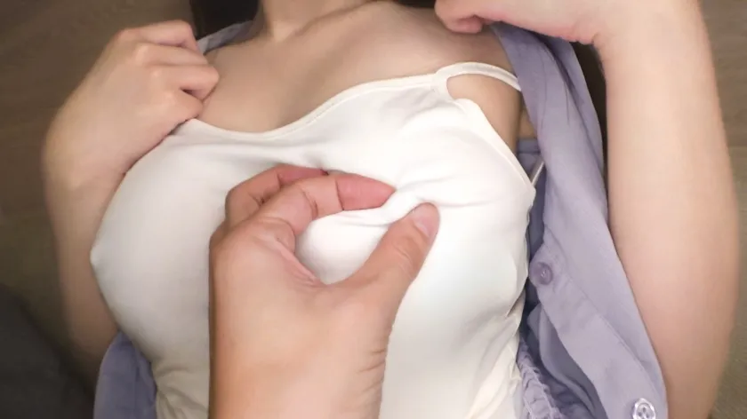 【羽佐美めい】マジ軟派、初撮。 2002 【黒髪×巨乳×美人】キスをしただけでパンツに染みをつけるほどの愛液を出す美女。挿入をすると、徐々に大きな喘ぎ声をあげる美女。絶頂を繰り返し、シーツの裾をつかみ身体をよじらせる美女。そんなエロ過ぎる美女に精子を搾り取られました。