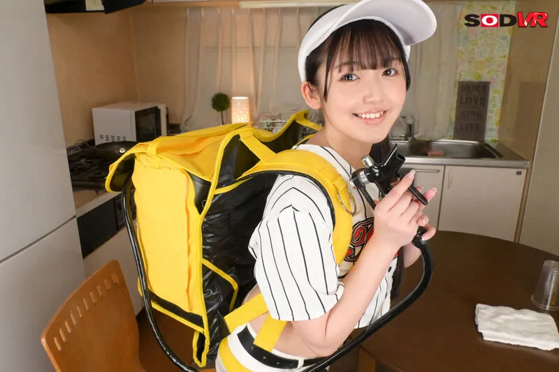 【VR】「恥ずかしいからこの泡は見ないで」可愛すぎるビールの売り子ちゃんと自宅で乾杯SEX！マン汁が泡になるまで激ピス騎乗位 葵みれい