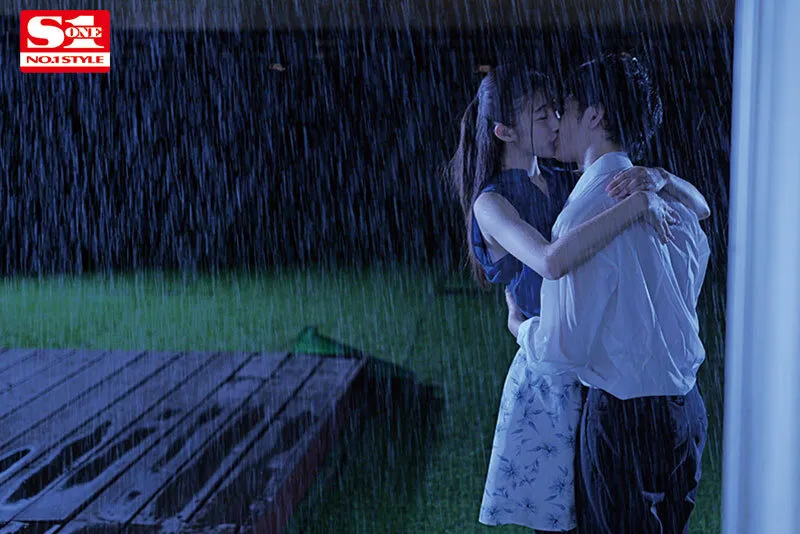 思春期男子は濡れた黒パンスト女教師の夢を見る～突然の豪雨で帰宅困難になった担任と生徒の一夜～ 星宮一花