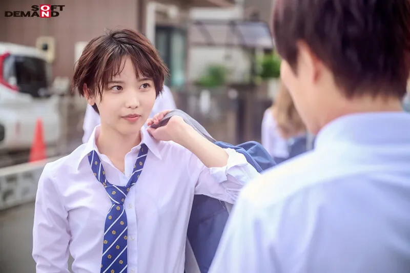 【JK】ボーイッシュでイケメンな女友達に「おっぱいが大きくなってるか揉んでみて？」と言われて、そこから会うたびにおっぱいチェックすることになった…柴崎はる