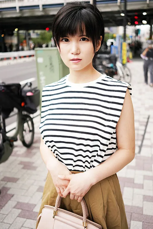 【奈津野こはく】地方の工場で働く田舎っぺ娘は脱いだら爆乳の潮吹きすぎて彼氏に愛想尽かされたバチボコイキやすいエロスペック最強の素人さんでした。