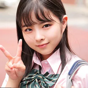 【まなみ静奈】しずなちゃん【Fカップチア部JK セクハラインタビュー】