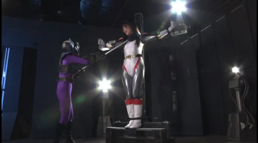 【伊藤しずな 桜りりぃ 鈴原りこ 藤岡範子】伝承戦隊フェアナイツ外伝 忍エージェント フブキ