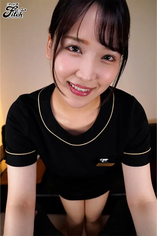 【VR】【Fitch肉感VR】8Kスペシャル！真面目なお店に在籍する博多生まれのむっちり可愛い天然ふんわり巨乳の出張エステティシャンがビンビンの勃起チ〇ポを見ているうちに興奮してしまい…自分から挿入をおねだりするオイルまみれの濃厚SEXで気持ち良くしてもらいました！ 美波汐里