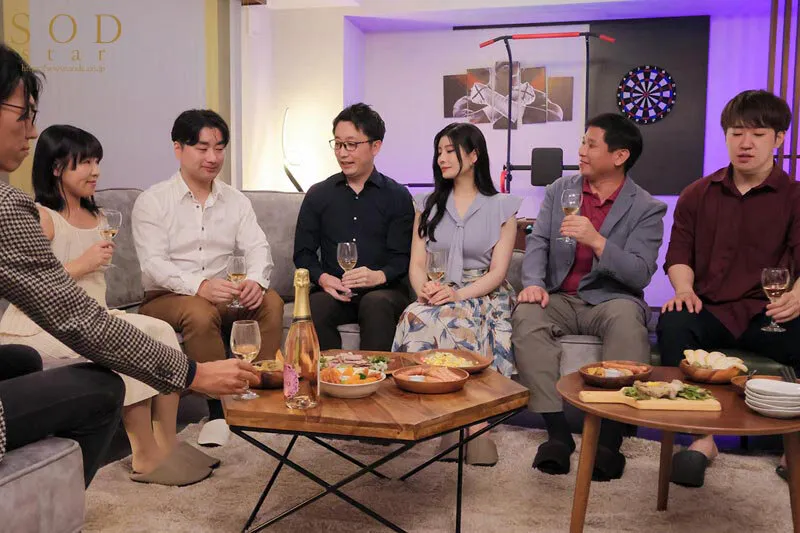 高級タワーマンションへ引っ越してきた新妻が金持ち男たちの道楽のターゲットになり媚薬付けにされ性玩具化。キメセク乱交パーティで唾液をダラダラ垂らしながらひたすらにチ●ポを求めるまでに快楽堕ち。 神木麗