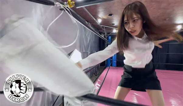 【加賀美さら 富井美帆】女子相撲 屈辱物語-会社編- 壱巻