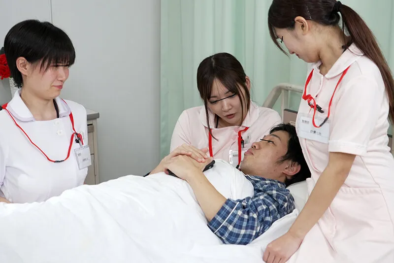 【沙優七羽 橘怜依那 奈津野こはく】入院中にこっそりオナニーしようと思ったらいつもナースが邪魔しに来る！！巨乳デカ尻ナースに金玉パンパンになるまで我慢させられ誘惑されて我慢できません！？3