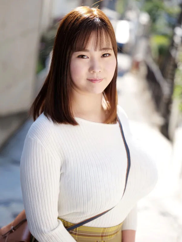 高校時代、乳便器として同級生らに弄ばれ、SNSで炎上、令和版不幸系K-cup爆乳地味子、セカンドヴァージンDEBUT 春香（クリーニング屋アルバイト店員）