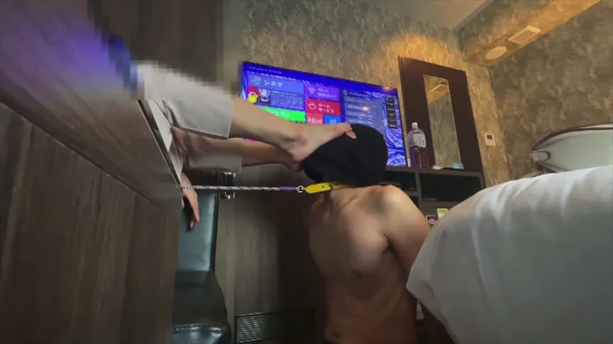 上品で美脚なOL様は射精させた足を舐めさせるドSでした