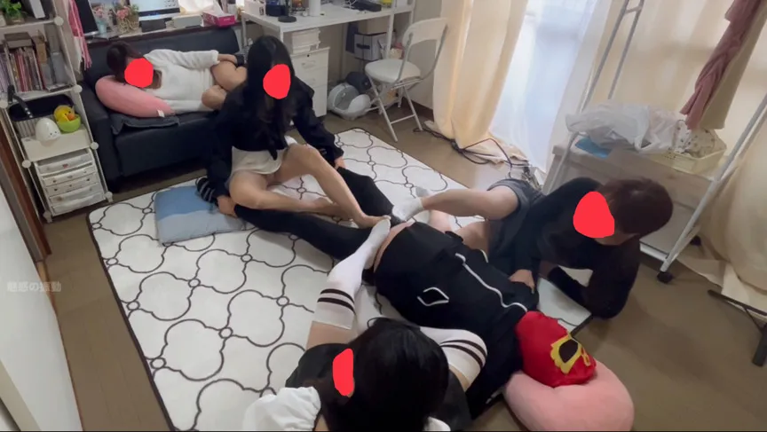 【珠宮さき 嶺生まや 他】彼女の目の前で彼女の友達3人にNTR電気アンマで逝かされる