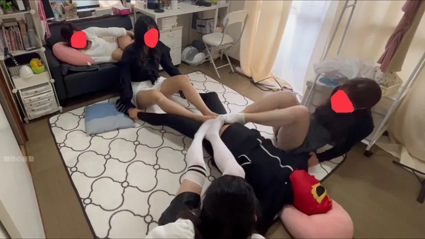 【珠宮さき 嶺生まや 他】彼女の目の前で彼女の友達3人にNTR電気アンマで逝かされる