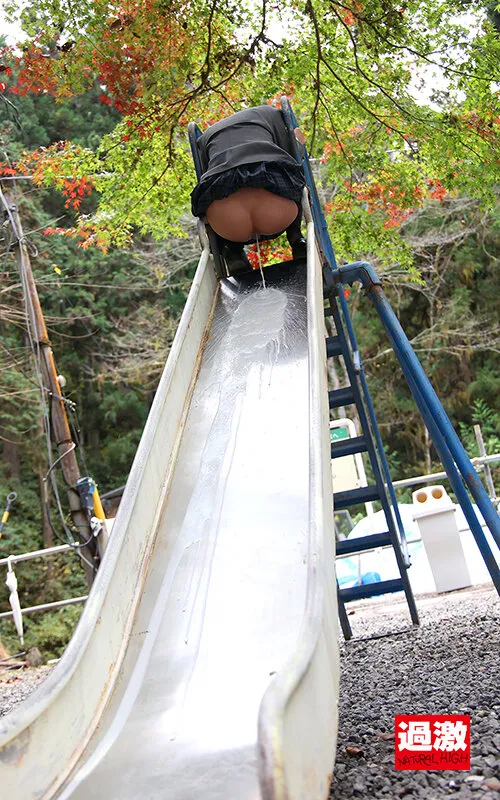 【菜月ひかる】【JK】成績が下がった罰としてアナル好き塾講師に野外浣腸授業へ連れ出された気弱女子○生2