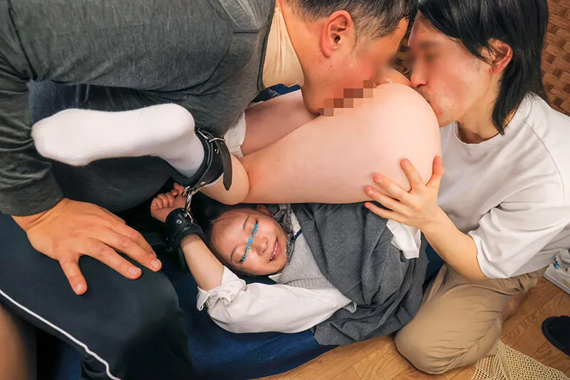 【JK】マジックミラー号 ハードボイルド ペロマンクンニ我慢対決！親友J〇が挑戦する‘3回イッたら負け’のおま〇こ丸出しクンニチャレンジ！勝ったら賞金3万円！負けたら即ハメ中出しです！