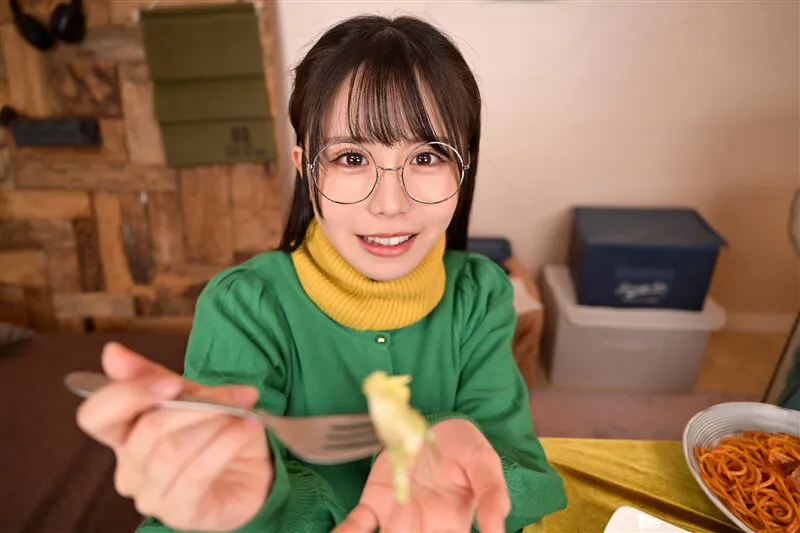 【柏木こなつ】【眼鏡女子】【VR】【8K・超高画質VR】僕のことが好きすぎる『地味め幼馴染』とイチャラブH展開かと思いきや実は【性欲がエグすぎて受け身系肉バイブSEX】金玉からっからになった話「こなつ」