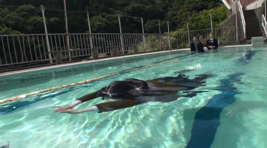 【JK制服着衣水泳】第3種目 潜水対決