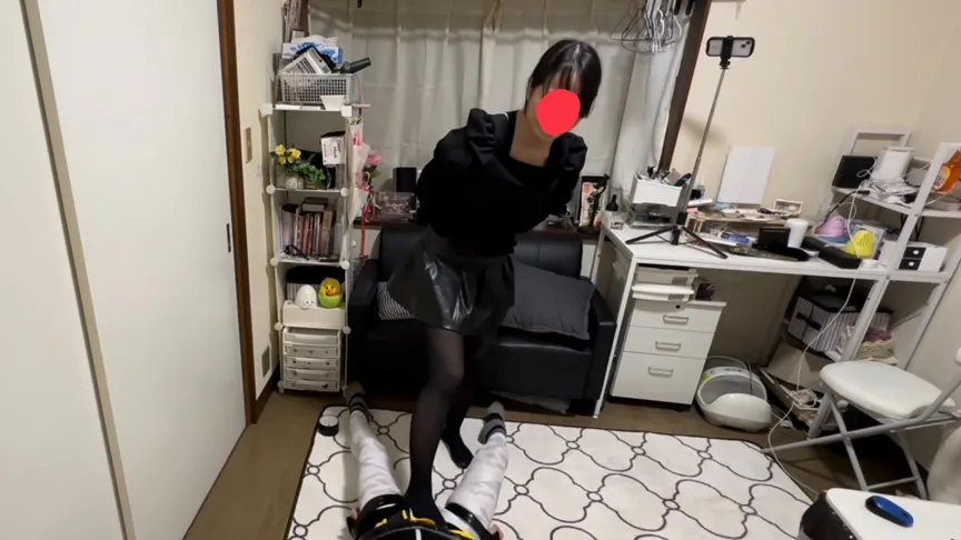 電気アンマをかけた男の数は数知れず！ 小さいの頃からS女の自覚があった 水野ゆい女王様の電気アンマ地獄