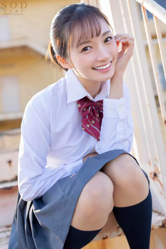 【JK】「ひさしぶりに学校いってみいひん？」かつての同級生と10年ぶりに再会。当時ヤリまくっていた思い出の校舎…は跡形もなく…廃墟になった母校の冷たいコンクリートに彼女を押しあて何度も何度も腰を打ちつけた 渚恋生