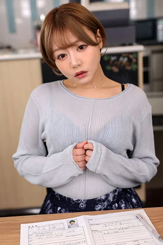 【浜崎真緒】【VR】シングルマザーの末路 閉店後、託児所に子供を迎えに行く30分前。雇って頂いた店長の為に、簡単に大量中出しを許す子持ちとは思えない無様な女。