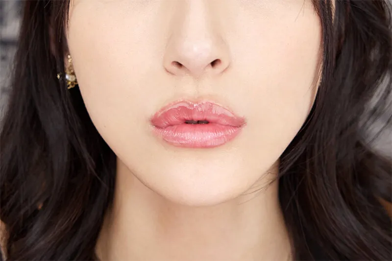 【森沢かな】【VR】【8K VR】耳元への蠱惑的囁きで友人の旦那にカラダだけの関係を迫る密着相互NTR かなさん