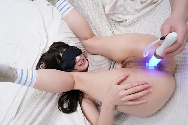 【上坂めい 福田もも 藤井レイラ 他】顔出しMM号 女子大生限定 ザ・マジックミラー お膣の中身はなんだろな？異物当てゲーム中にこっそりオマ○コに生挿入されたデカチンで膣内をじ～っくりかき回されイキまくり！初めての生中出し！