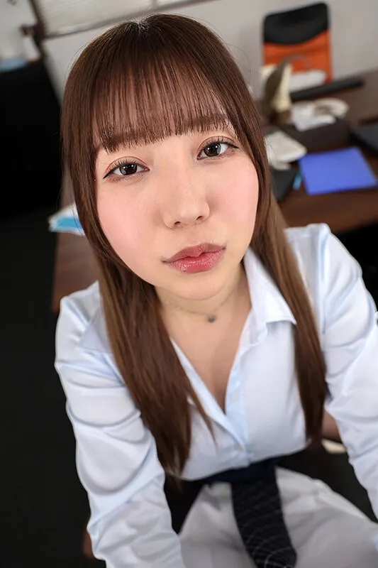 【流川莉央】【VR】早朝の社内は…誰にも邪魔されない。精子が一番溜まった瞬間に射精させてくれる、習慣も相性も非常に合う女上司と…