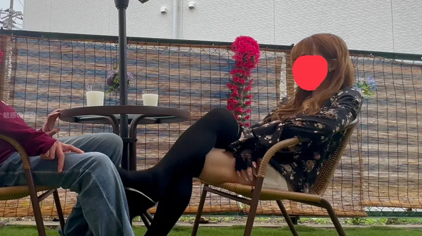 久しぶりにお会いしたX女王様にオープンカフェのテーブル下で電気アンマされて逝かされたんだけど！