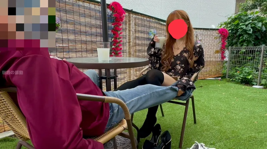 久しぶりにお会いしたX女王様にオープンカフェのテーブル下で電気アンマされて逝かされたんだけど！